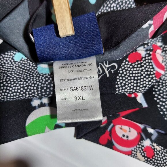 Let it Snowmen Black Printed Women's 3-Pocket V-Neck Scrub Top - Picture 6 of 6